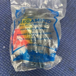 PA5 - McDonald's Nuevo 2010 Megamind Efectos de Luz BrainBot Happy Meal Juguete #6 - Imagen 1 de 2