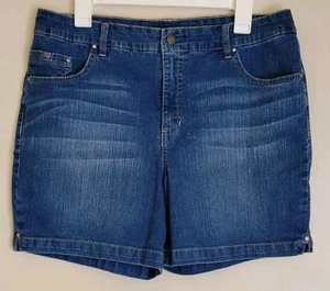 Bandolino Mandie Womens Shorts Size 14 Denim Studs Rivets Rhinestones High Rise - Picture 1 of 3