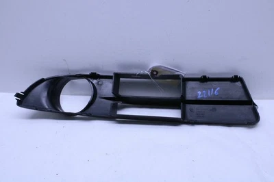 BMW 530xi E61 2006 parachoques delantero luz antiniebla rejilla conductor izquierdo fabricante de equipos originales usado Foto 1 de 4