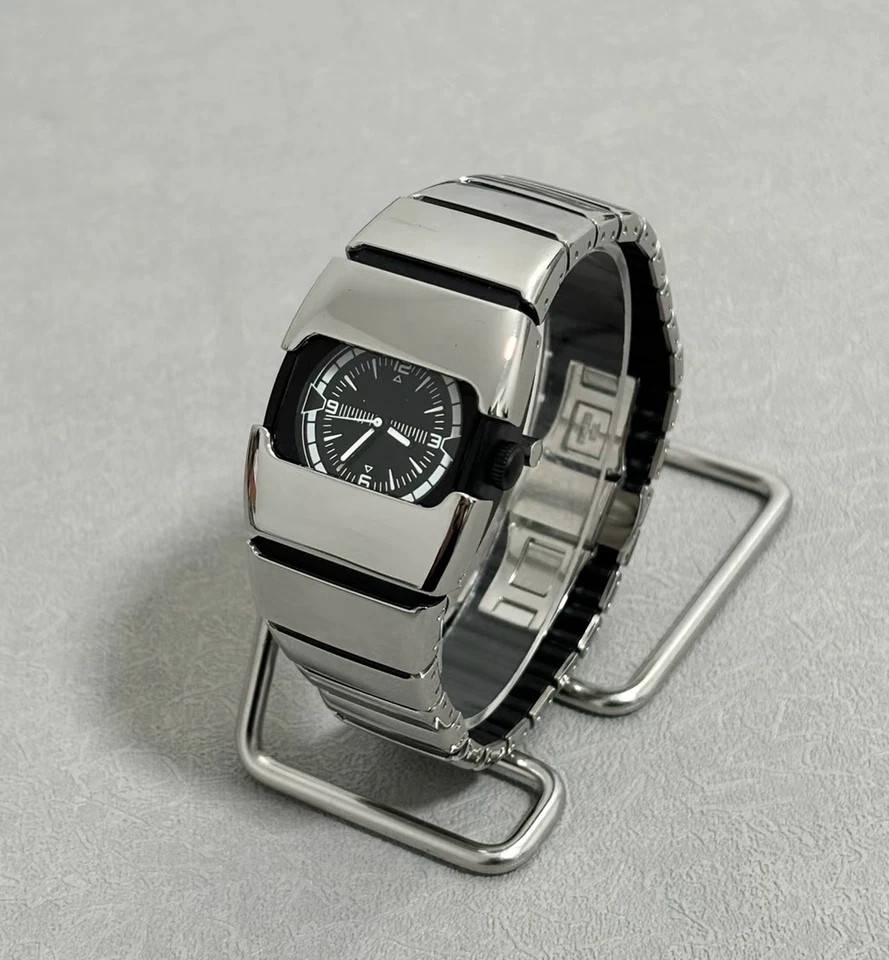 Reloj Hombre Alien Futuristic Y2K Cuarzo Japonés - Plata Brillante Foto 1 de 4
