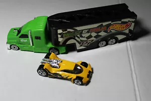 Hot Wheels Rally D'Italia Truck 27 Green and Black with Car - Picture 1 of 5