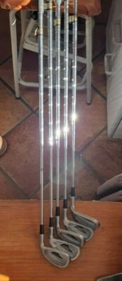 GOLF CLUBS RD 203 SERIES IRON SET OF 5 - Image 1 of 4