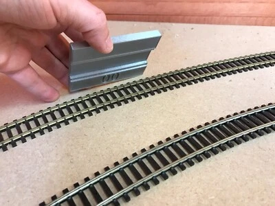 00 gauge track Curving tool - Image 1 of 3