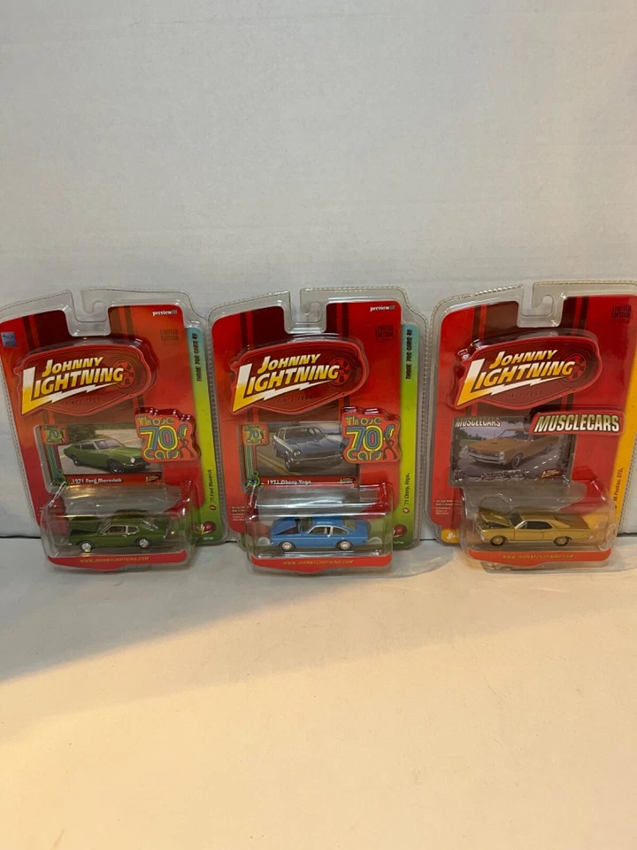Литая модель Johnny Lightning (1971 Ford Maverick, Chevy Vega, 1966 Pontiac GTO) 1:64 - Изображение 1 из 4