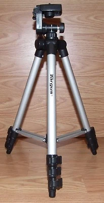 Genuine Targus 32" 3-way Fluid Pan Head Silver/Black Tripod w/ Bubble Level  - Image 1 of 4