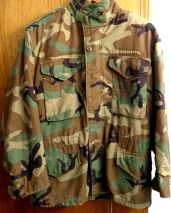 Abrigo de campo militar estadounidense M65 camuflaje clima frío sin forro pequeño corto - Imagen 1 de 8