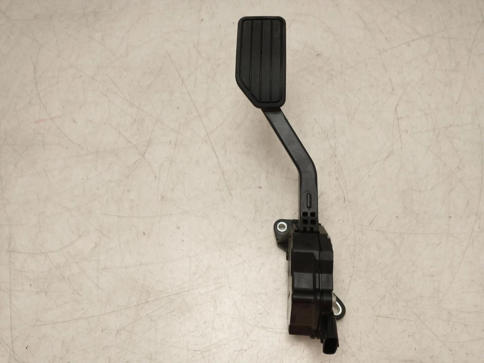 SUBARU CROSSTREK THROTTLE ACCELERATOR PEDAL 2.0L Petrol  23-25 - Image 1 of 4