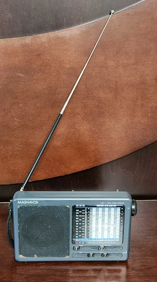 Magnavox D1875 мульти 11-полосный ресивер FM/LW/MW/SW радио нуждается в очистке контактов - Изображение 1 из 4
