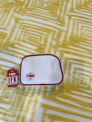 Twa Hotel Amenity Kit incluye productos  Foto 1 de 3