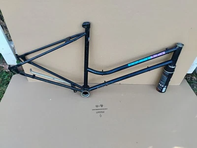 Cuadro y soporte de bicicleta Huffy 314 Cruiser de colección Foto 1 de 4