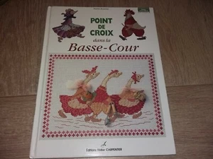 POINT DE CROIX DANS LA BASSE - COUR / NADINE BAZANTAY - Imagen 1 de 6