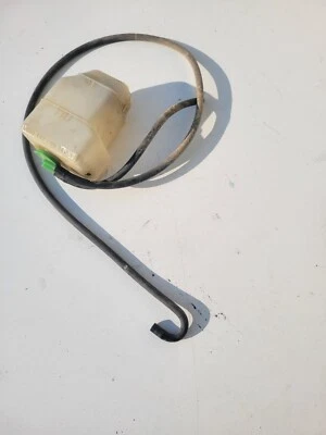 1996 Chevy Tracker Suzuki Sidekick OEM garrafa de transbordamento 17931-58B - Imagem 1 de 3