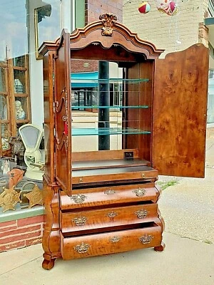 Vitrina barroca francesa Henredon Filio con barra iluminada + Espejo   Foto 1 de 4