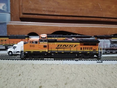 HO Atlas BNSF 8-40BW Dummy - Image 1 of 3