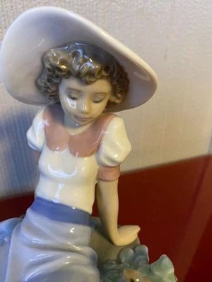 vintage Lladro NAO  model No  1042 Girl Listening to Bird Song Figurine Retired - Image 1 of 4