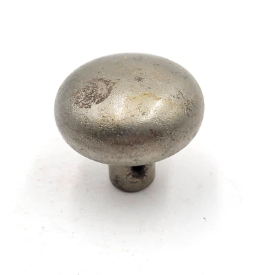 Винтажная ОДНА маленькая дверная ручка стальной списанный шкаф кладовая дверная фурнитура 1,75 дюйма 17 - Изображение 1 из 4