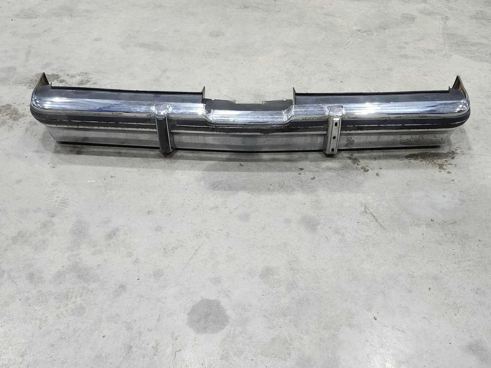 Conjunto de parachoques trasero cromado Olds Eighty Eight Ninety Eight 80 80-85 OEM 00562783 Foto 1 de 4