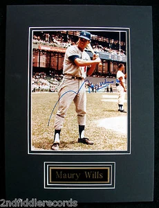 MAURY WILLS-L.A. DODGERS-Foto autografata-Doppio opaco con targhetta in ottone - Foto 1 di 2
