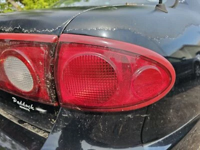 Conjunto de lanterna traseira direita usado serve: 2003 Chevrolet Cavalier quarto painel montagem - Imagem 1 de 4