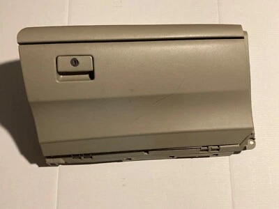 07 - 11 TOYOTA CAMRY PAINEL LUVA CAIXA DE ARMAZENAMENTO COMPARTIMENTO FABRICANTE DE EQUIPAMENTO ORIGINAL, 55501-06030 - Imagem 1 de 4