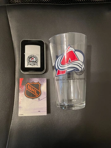 Colorado Avalanche Stanley Cup 1996 Lite Glass 2001 Zippo Lighter Jersey Rockies Cover