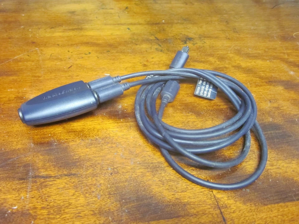 Radio Shack TOSLINK Signal Splitter Adapter - Image 1 of 4