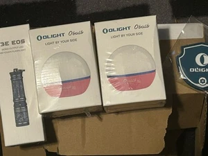 2 SELLADOS NUEVO EN CAJA OLIGHT OBULB ROSA 55 LÚMENES MINI LUCES LED + I3E Llave Luz + Parche - Imagen 1 de 6