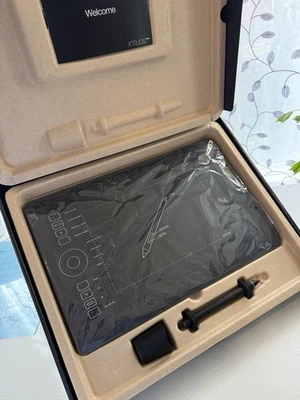 Wacom Intuos Pro PTH-651 Medium Black Graphics Drawing  Tablet with Pen - Image 1 of 4