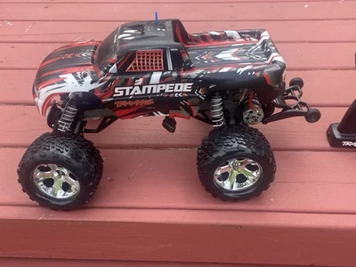 Traxxas Stampede 2WD Brushed with Radio.  - Image 1 of 4