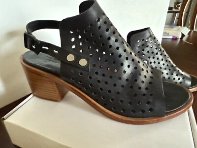 Sandálias de salto Rag & Bone Wyatt cabelo de pônei preto com cinto - Imagem 1 de 4