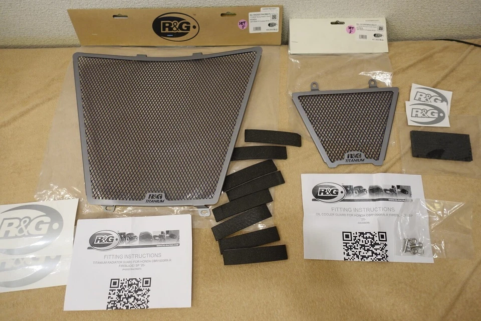 Juego de protectores de radiador y enfriador de aceite de titanio R&G Honda CBR1000RR-R SC82 nuevo sin usar Foto 1 de 4