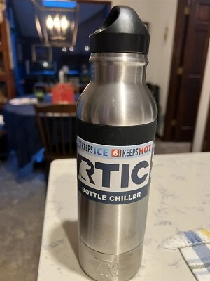 Botella de agua con recubrimiento en polvo RTIC 18 oz - plateada Foto 1 de 4