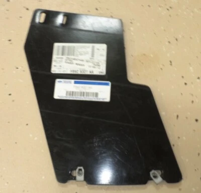 Deflector de aire radiador Lincoln Town Car 1998 a 2002 fabricante de equipos originales F8VZ-8327AB Foto 1 de 3