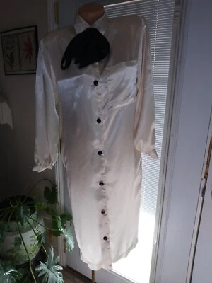 BLUSA TOP VINTAGE CETIM MARFIM ARCO GRANDE PRETO ESCRITÓRIO LONGO - Imagem 1 de 4