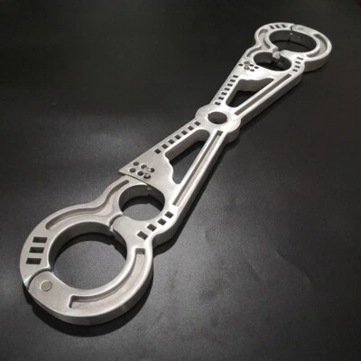 Metal Adjustable Size Wrist and Ankle Cuff Restraint Cangue Handcuffs New - Image 1 of 4