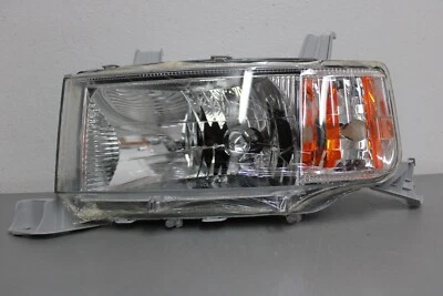 2004 2006 SCION XB LEFT SIE HEADLIGHT - Image 1 of 4
