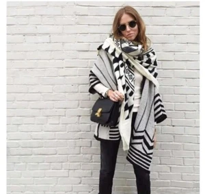 Zara Knit Sweater Poncho Wrap Cardigan Cape Size M Black Gray Open Front Thick - Picture 1 of 9