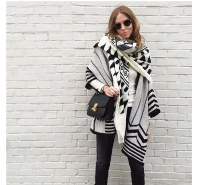 Zara Suéter de Malha Poncho Envoltório Cardigã Capa Tamanho M Preto Cinza Frente Aberta Grossa - Imagem 1 de 4