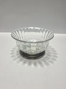 Cuenco vintage de cristal KIG Indonesia detalle floral con base plateada - Imagen 1 de 3