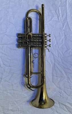 Conn Victor 22B bicolor, (1961) Foto 1 de 4