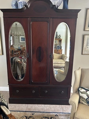 Armario francés antiguo vintage Foto 1 de 4