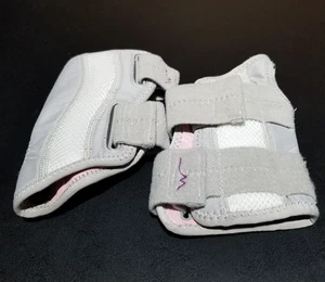 Wellgate for Women (Left & Right) Perfectfit Wrist Brace for Support Pre-owned - Picture 1 of 13