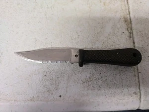 Small Serrated Paraedge Cold Steel Knife - Picture 1 of 5