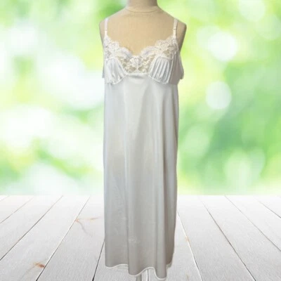 Vtg VASSARETTE 28” Dress Slip Sz 38 Cream Babydoll Coquette Pinup 80s USA Made - Image 1 of 4