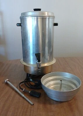 Cafeteira West Bend 12 - 30 xícaras Perk número de catálogo antigo 3532E funciona muito bem - Imagem 1 de 4