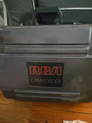 Filmadora VHS RCA CMR300 com estojo, NÃO TESTADA  - Imagem 1 de 4