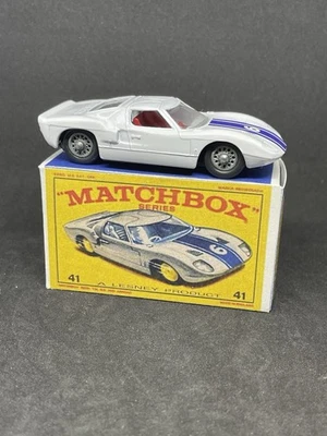Caja de reproducción de ruedas Lesney Matchbox 41 Custom Ford GT 40 radios. Foto 1 de 4