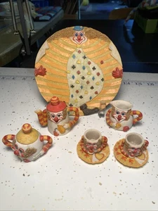 Zirkus Clown Teeservice Spielkarte mehrere Teile klein Ton nur Deko - Bild 1 von 11