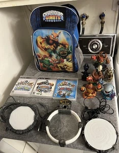 Skylanders Lot - 3 PS3 Games / Portals, 7 Figurines + Backpack - Picture 1 of 24