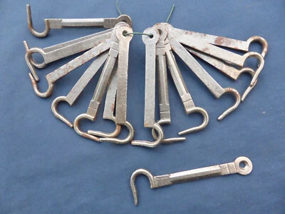 4 Crochets d'armoire étagères meubles fonte longueur 11 cm droite gauche Neuf - Photo 1/2